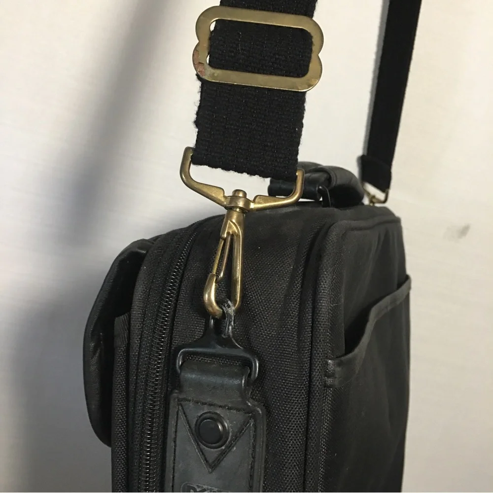 Dell Professional Laptop Computer Shoulder Messenger Business Briefcase Bag EUC